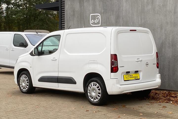 Hvid Opel Combo fra 2019