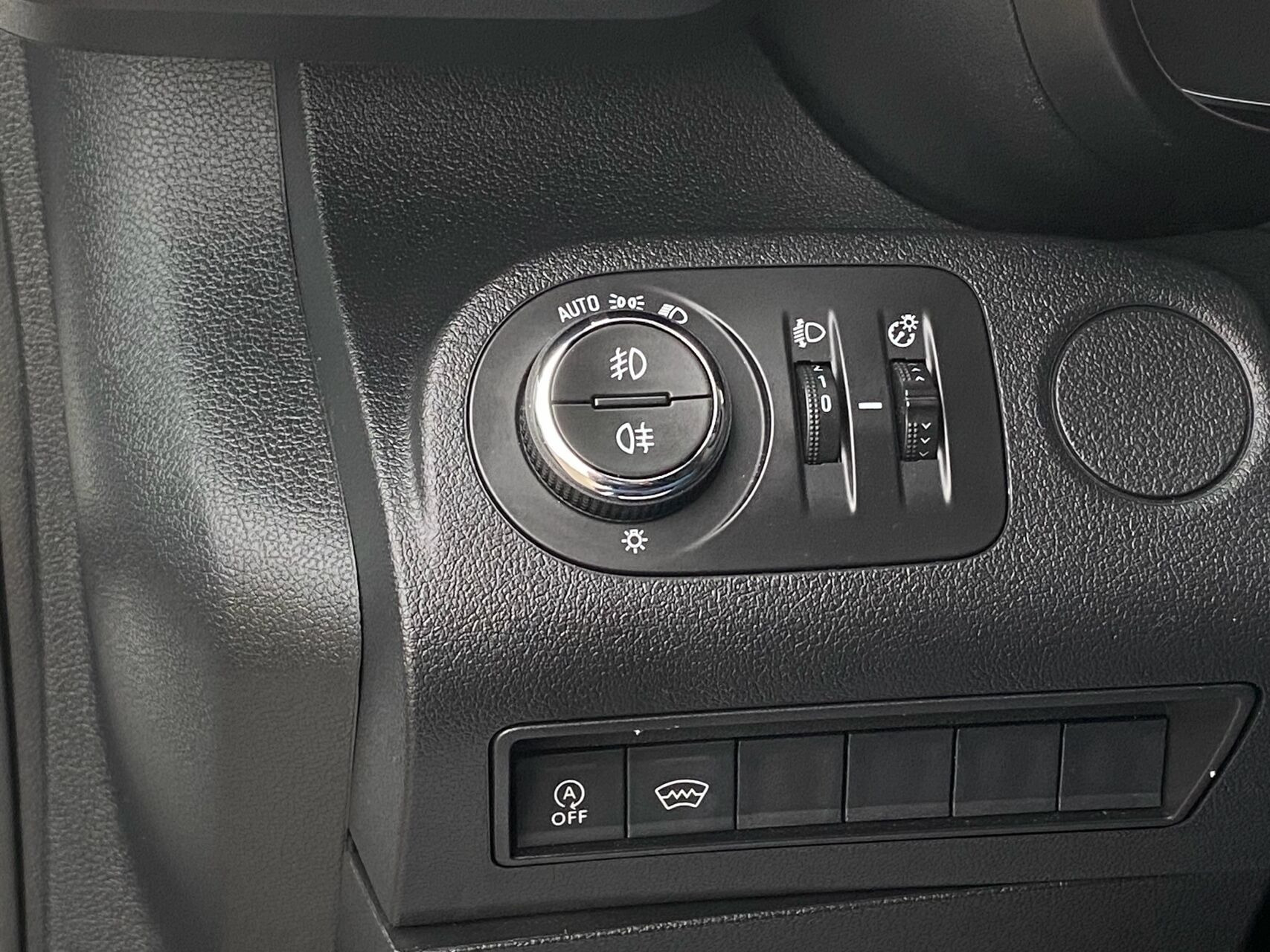 Hvid Opel Combo fra 2019