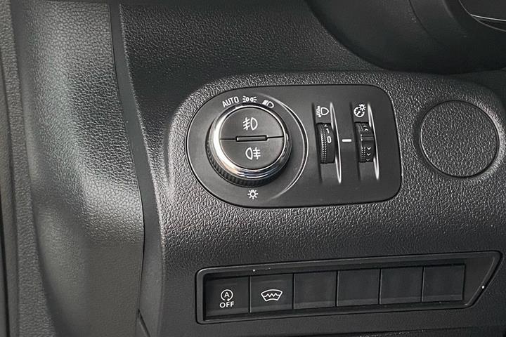Hvid Opel Combo fra 2019