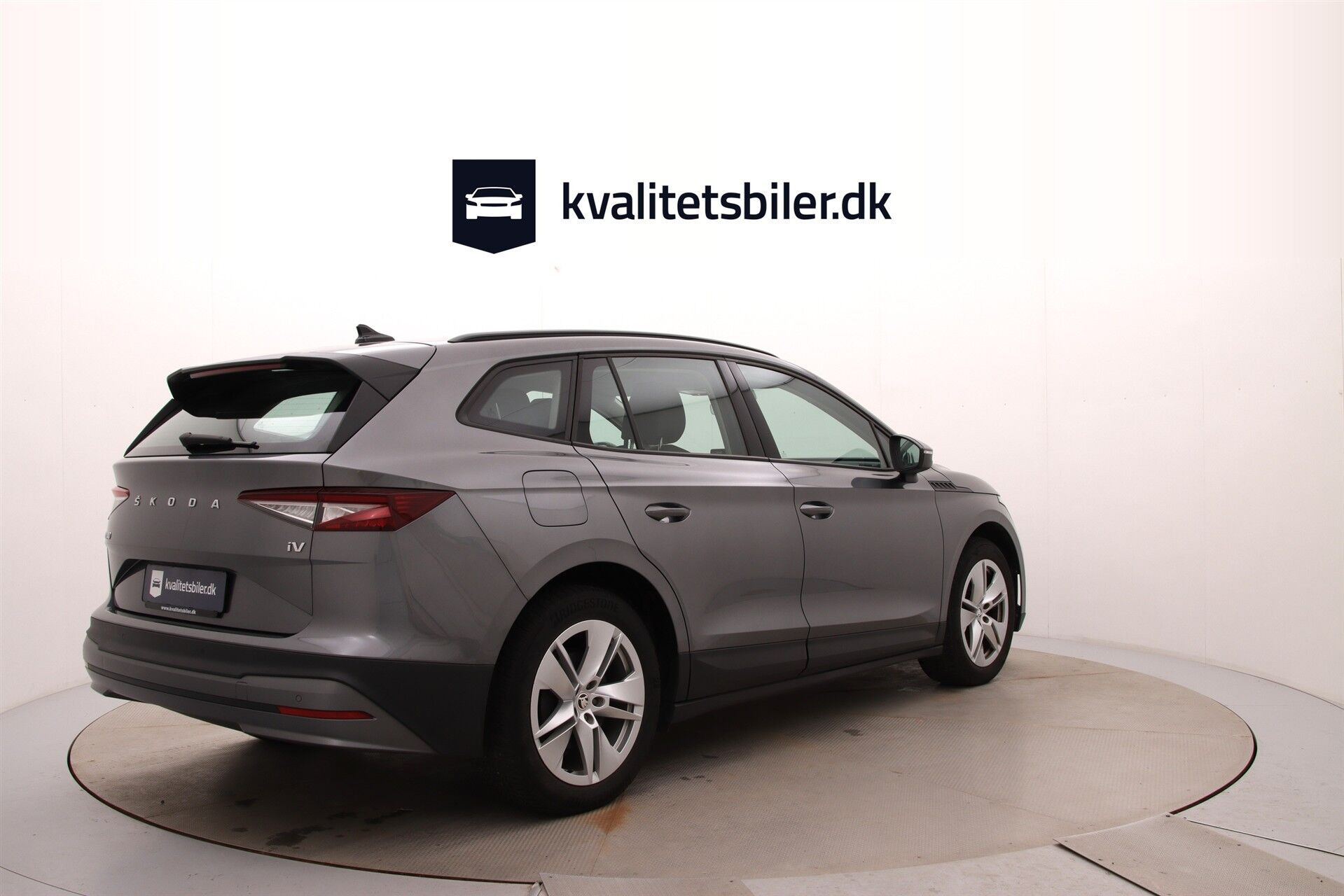 Grå Skoda Enyaq fra 2022