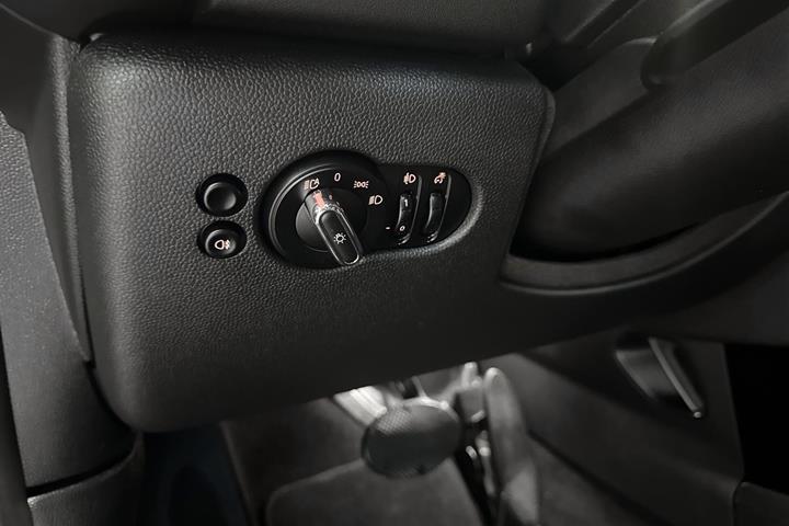 Grøn Mini Cooper fra 2022