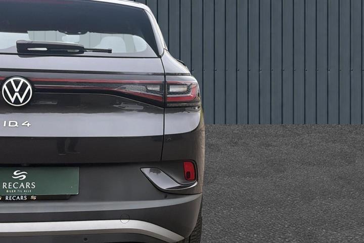 Grå VW ID.4 fra 2022