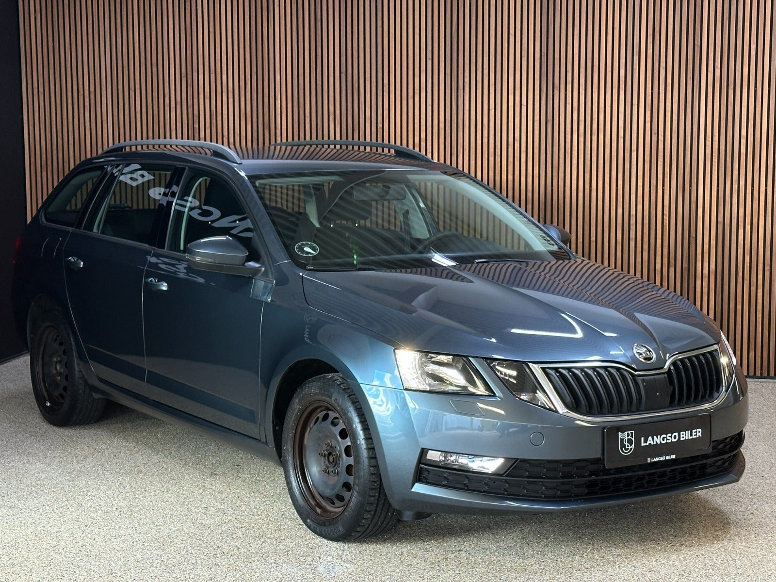 Grå Skoda Octavia fra 2018
