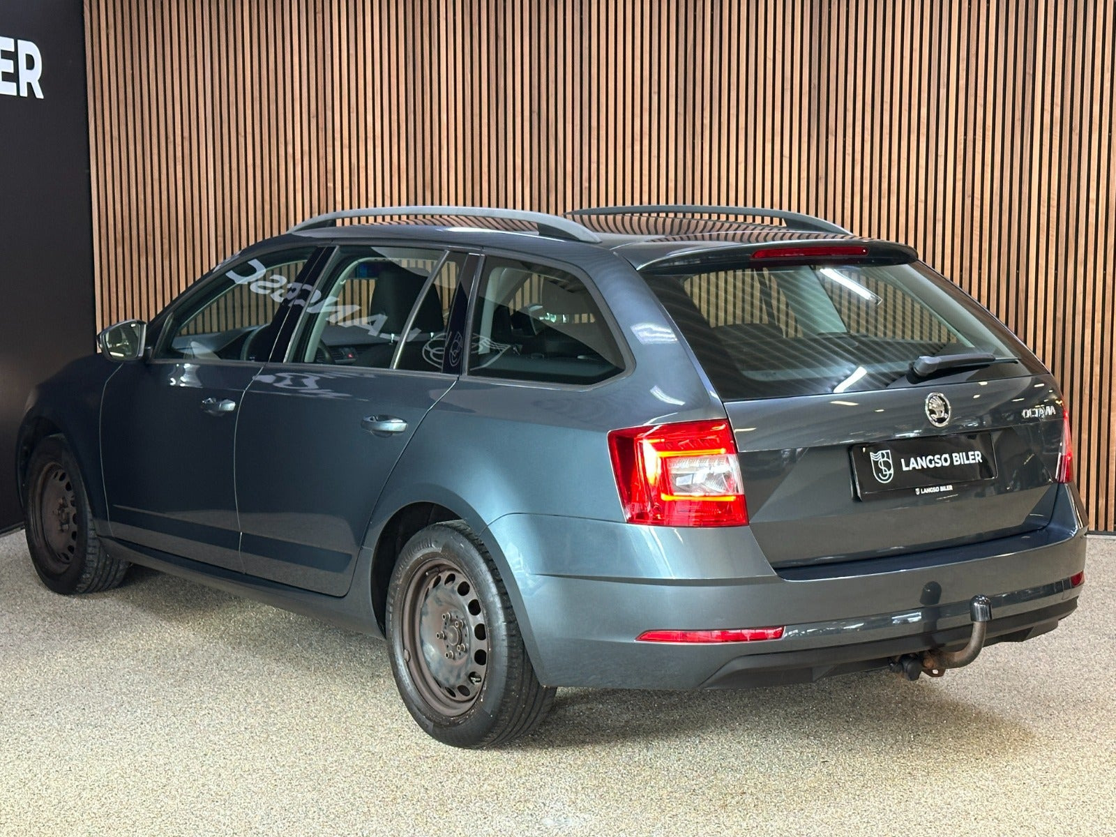 Grå Skoda Octavia fra 2018