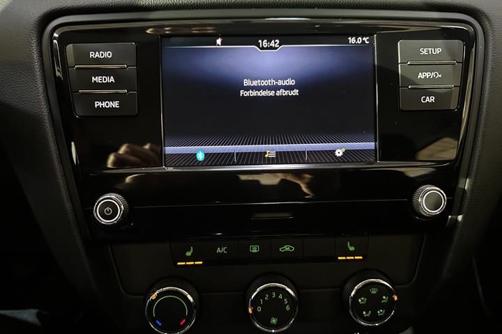Grå Skoda Octavia fra 2018