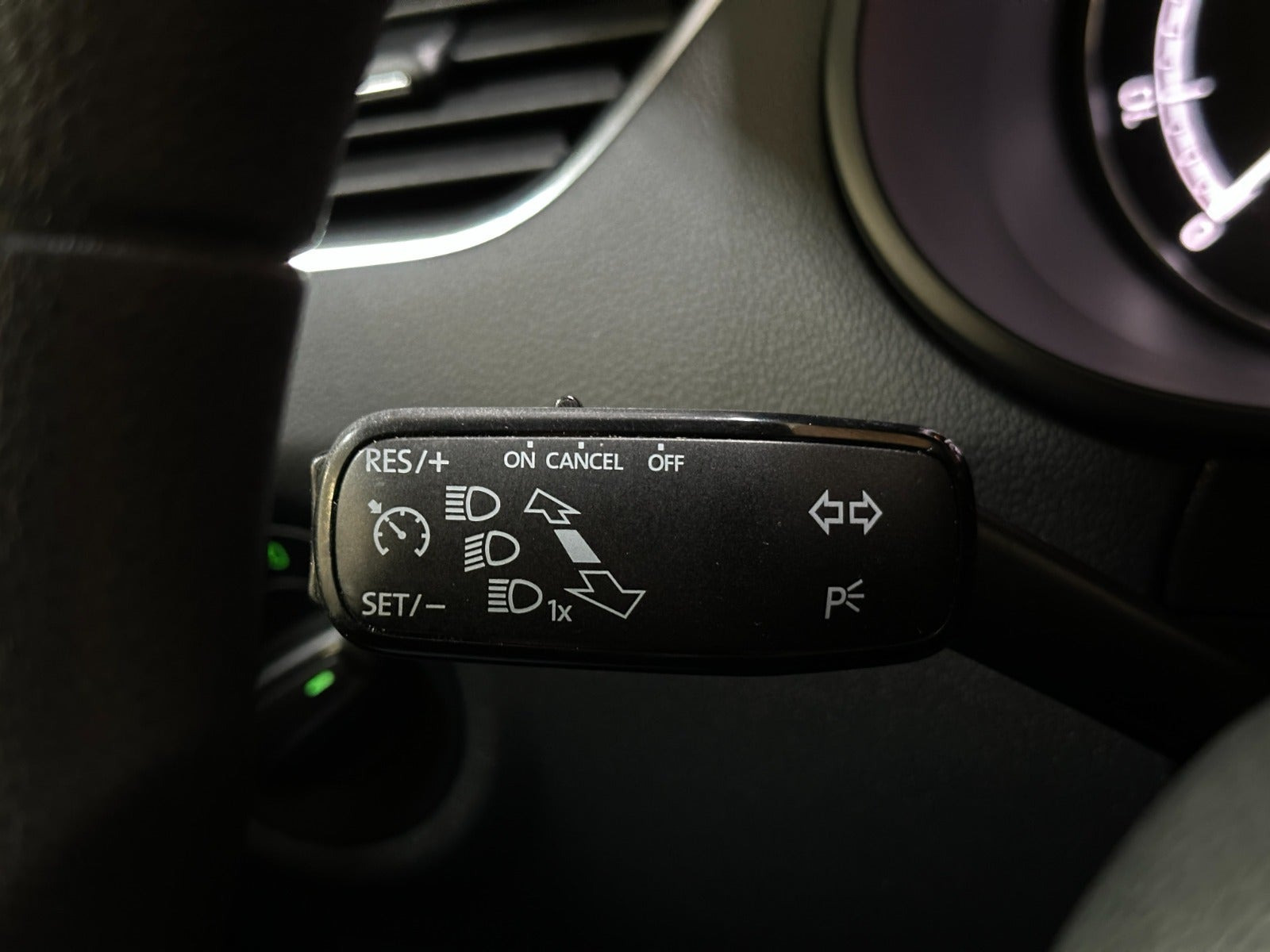 Grå Skoda Octavia fra 2018