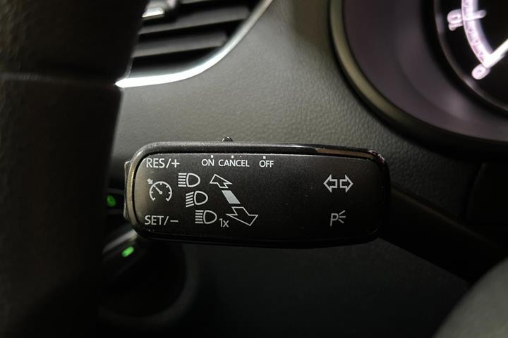 Grå Skoda Octavia fra 2018