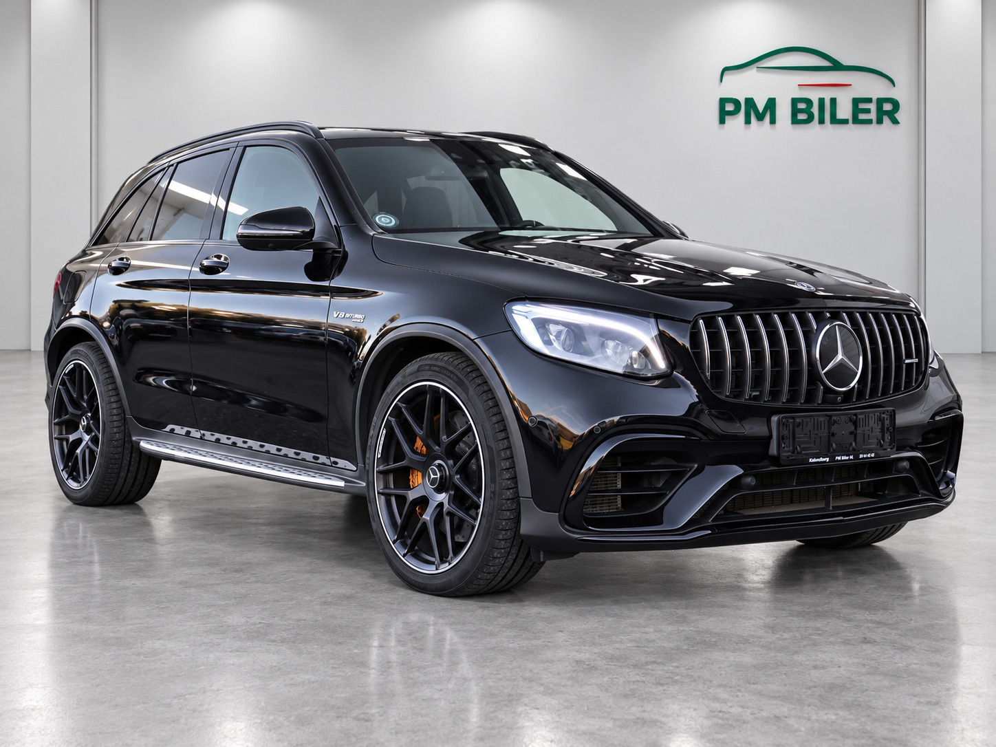 Sort Mercedes GLC63 fra 2019