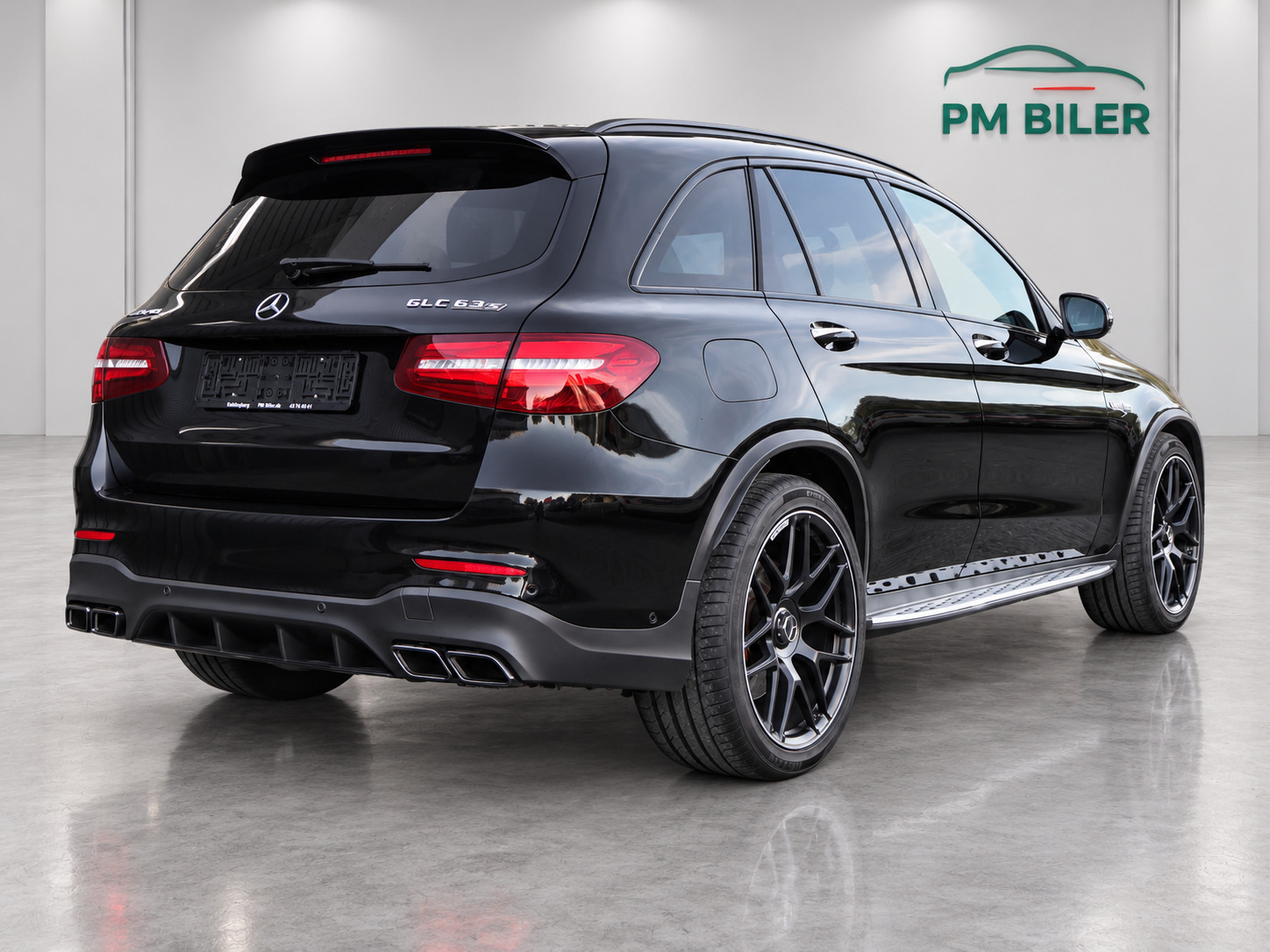 Sort Mercedes GLC63 fra 2019