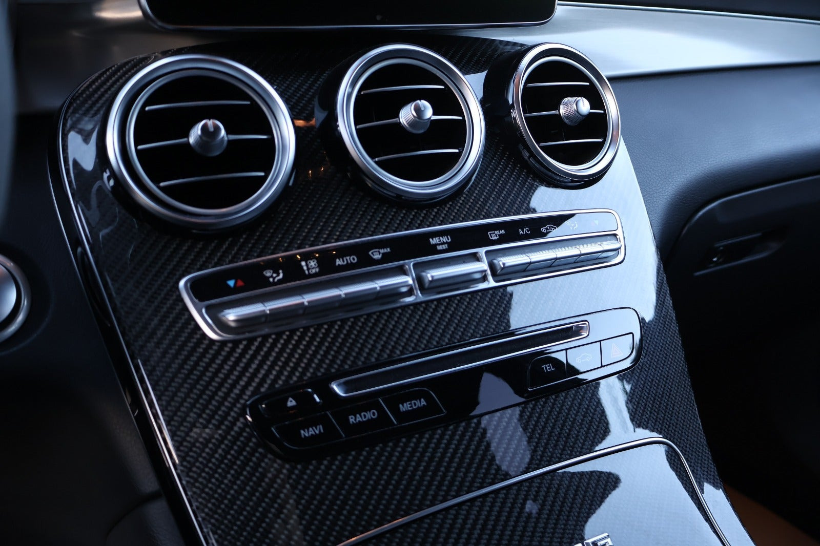 Sort Mercedes GLC63 fra 2019
