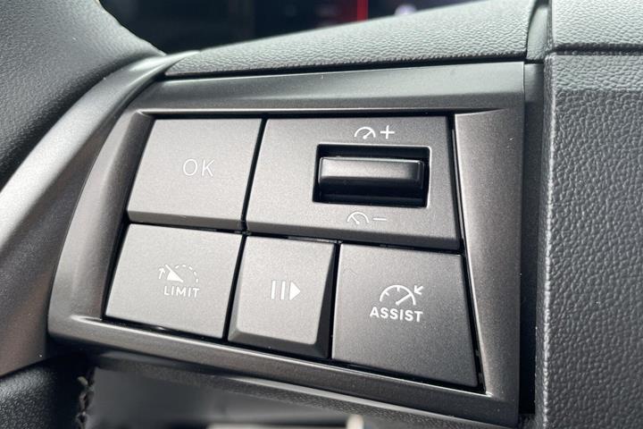 Blå Opel Mokka-e fra 2025