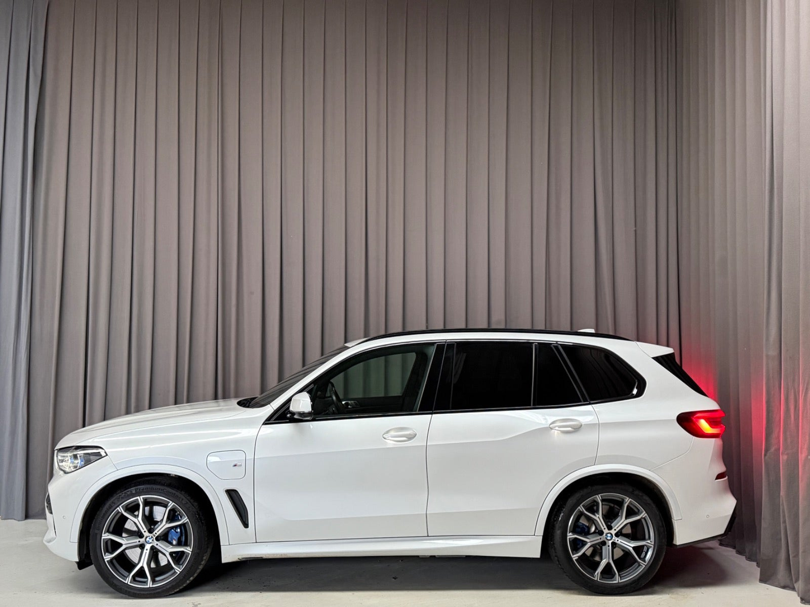 Hvid BMW X5 fra 2020