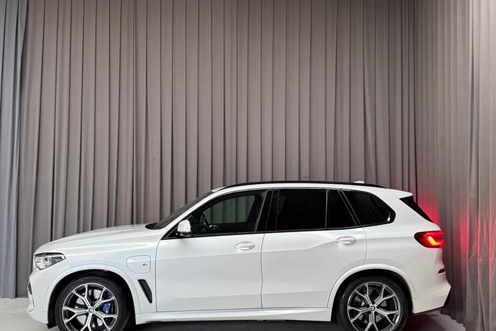 Hvid BMW X5 fra 2020