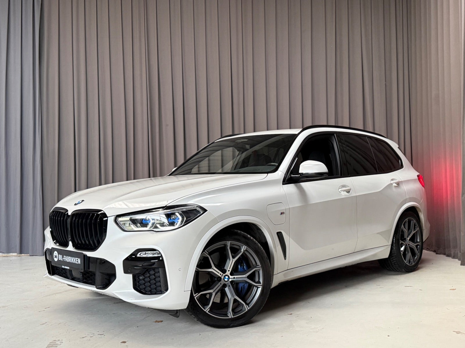 Hvid BMW X5 fra 2020