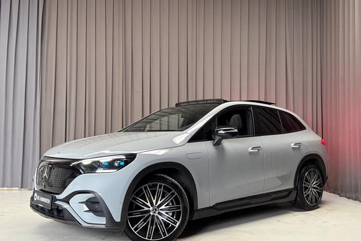 Grå Mercedes EQE350 SUV fra 2023