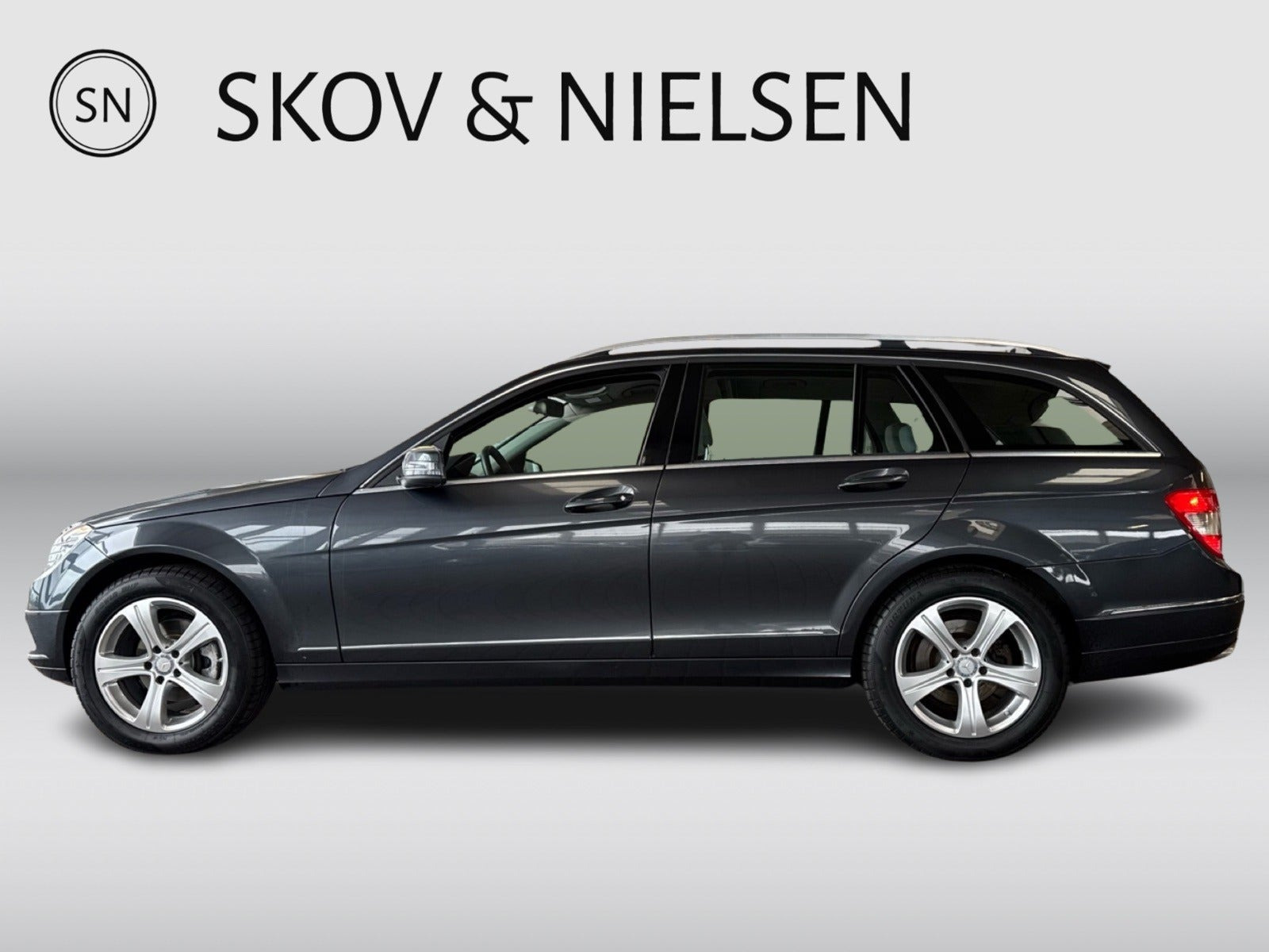 Grå Mercedes C220 fra 2009