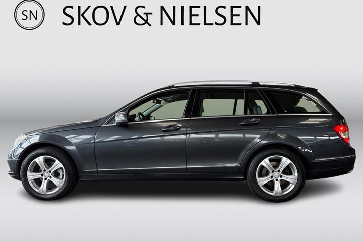 Grå Mercedes C220 fra 2009