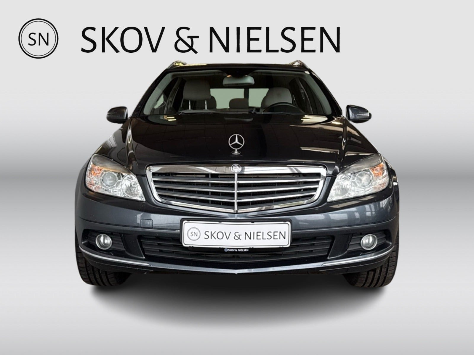 Grå Mercedes C220 fra 2009