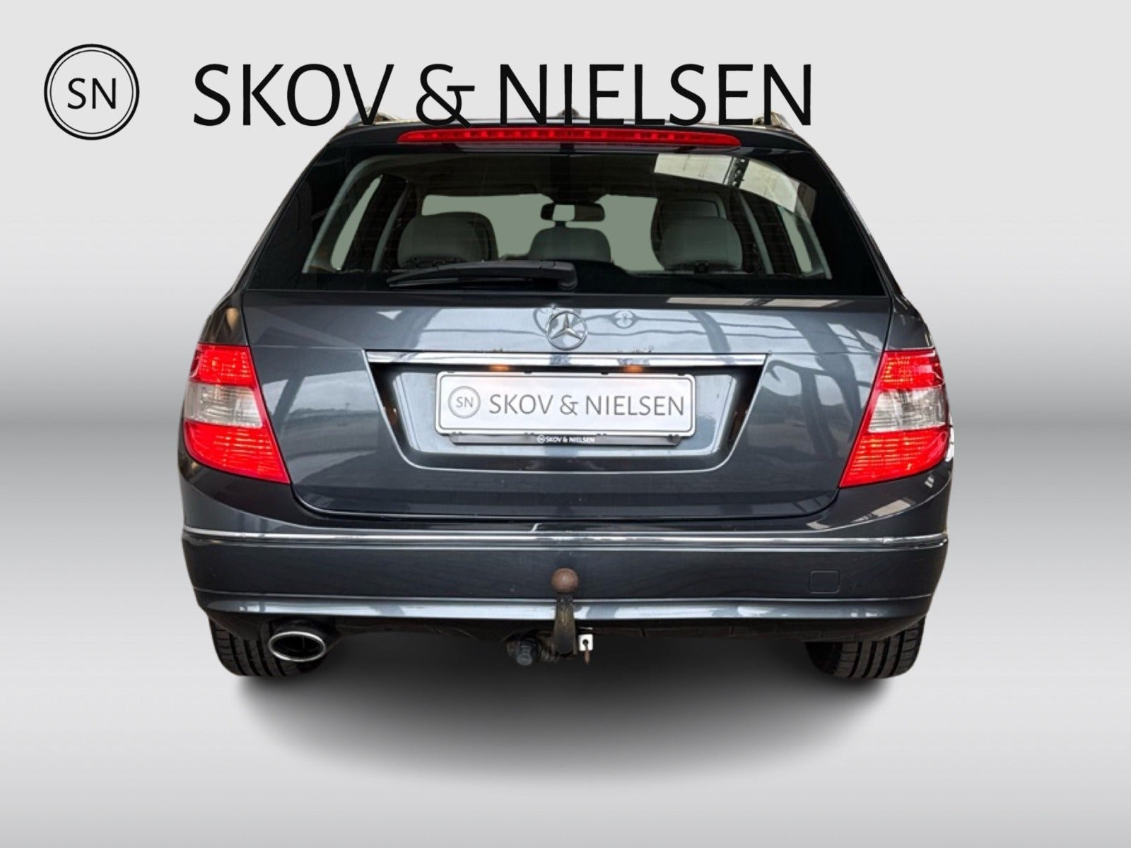 Grå Mercedes C220 fra 2009