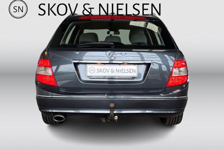 Grå Mercedes C220 fra 2009