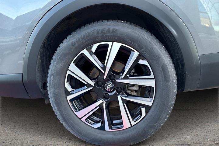 Grå Citroën ë-C4 X fra 2025