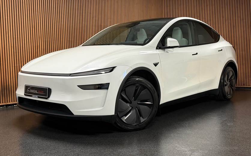 Tesla Model Y Premium Long Range RWD