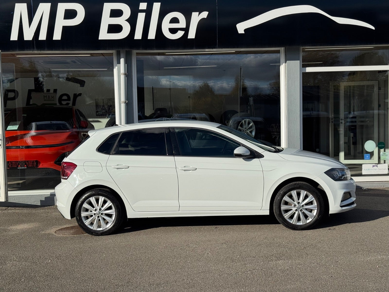 Hvid VW Polo fra 2020