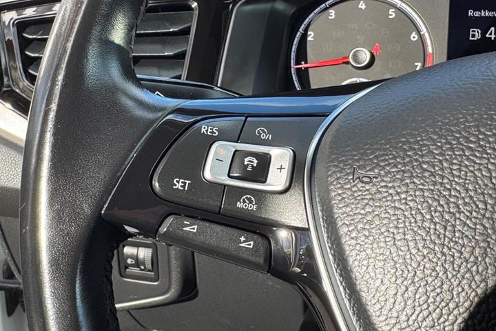 Hvid VW Polo fra 2020