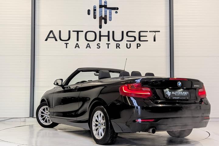 Sort BMW 220i fra 2016