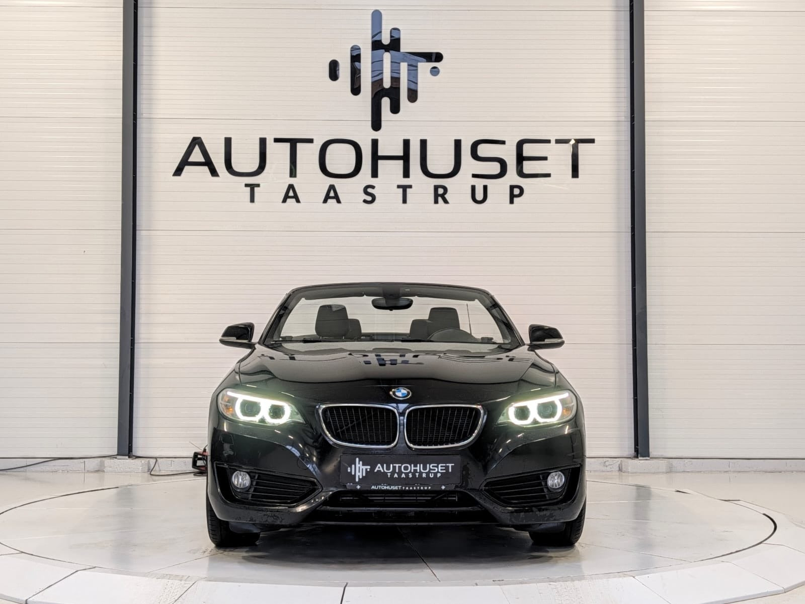 Sort BMW 220i fra 2016