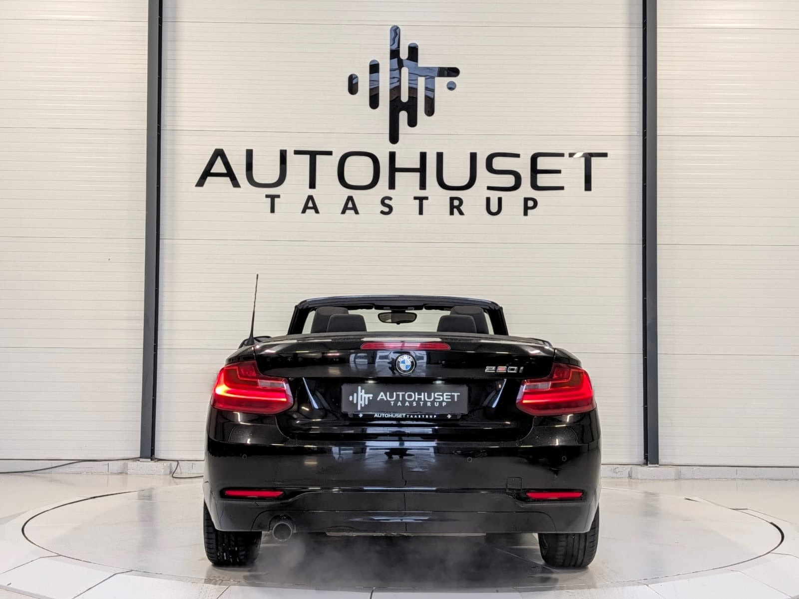 Sort BMW 220i fra 2016