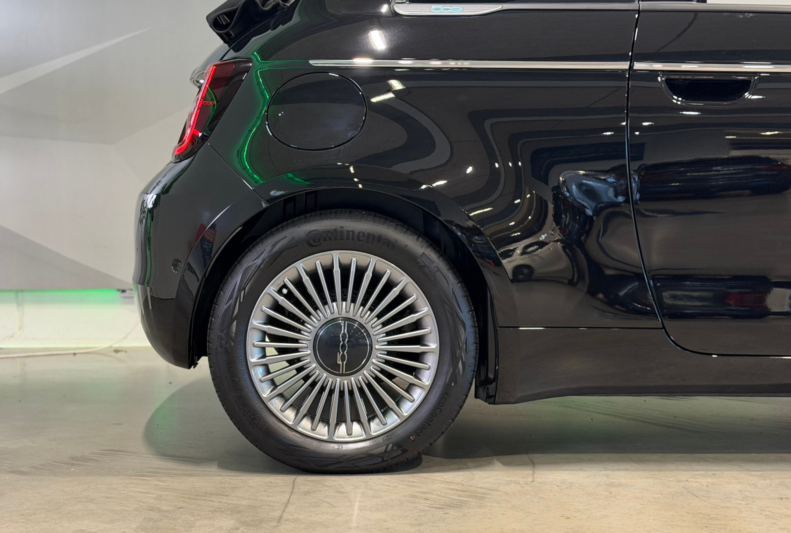 Sort Fiat 500e fra 2023