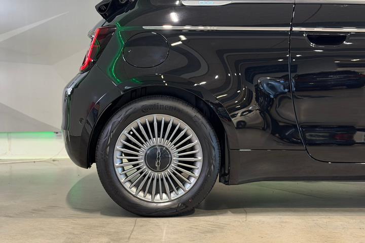 Sort Fiat 500e fra 2023