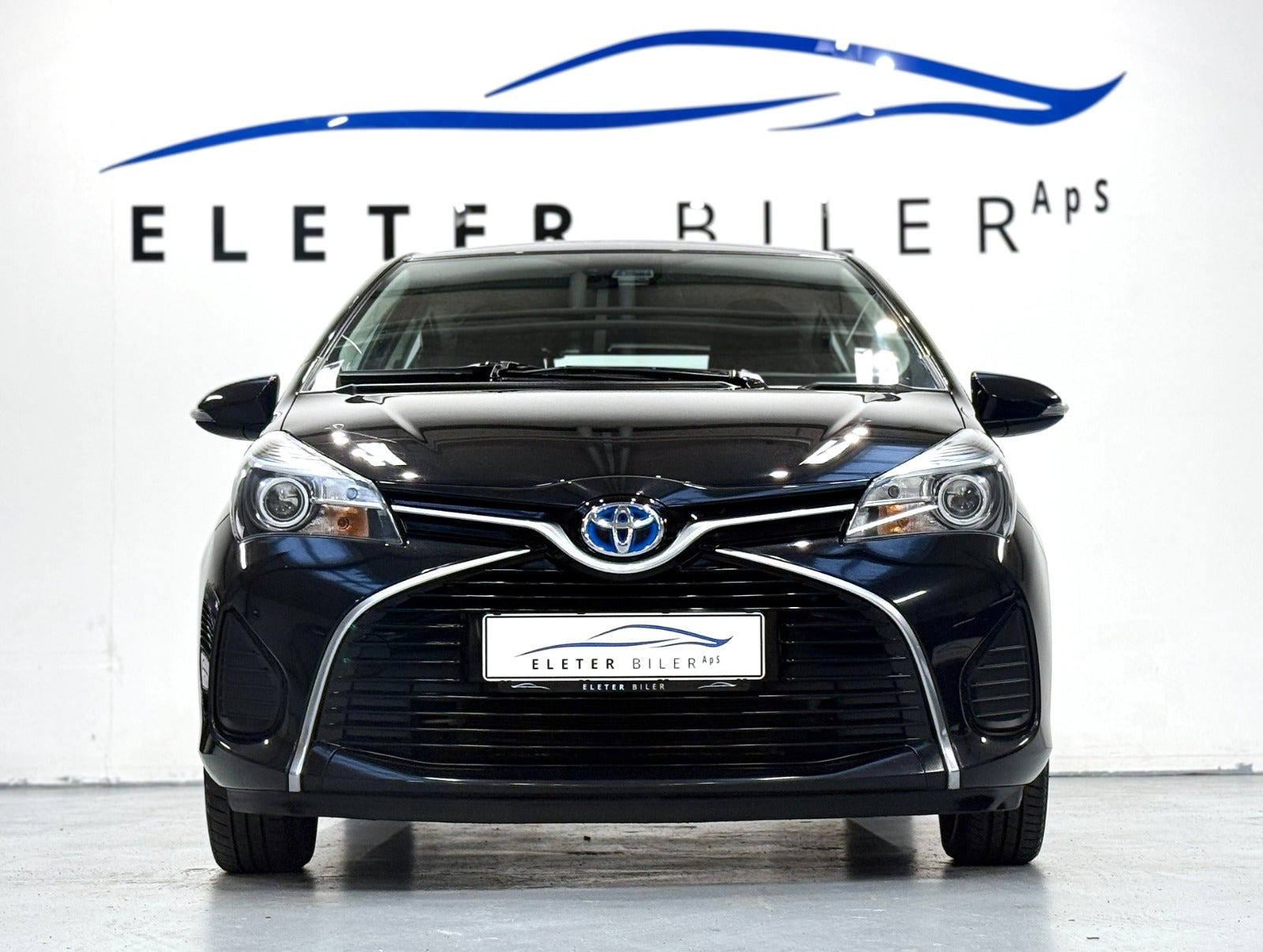 Sort Toyota Yaris fra 2015