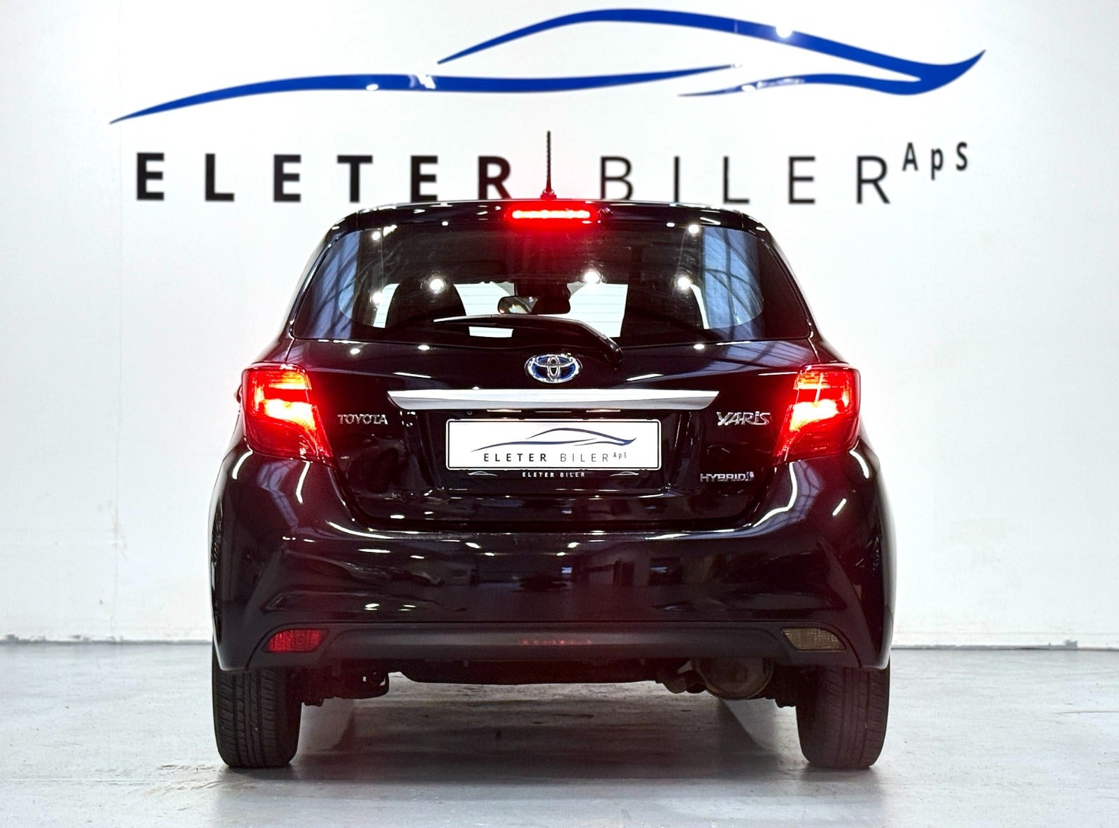Sort Toyota Yaris fra 2015
