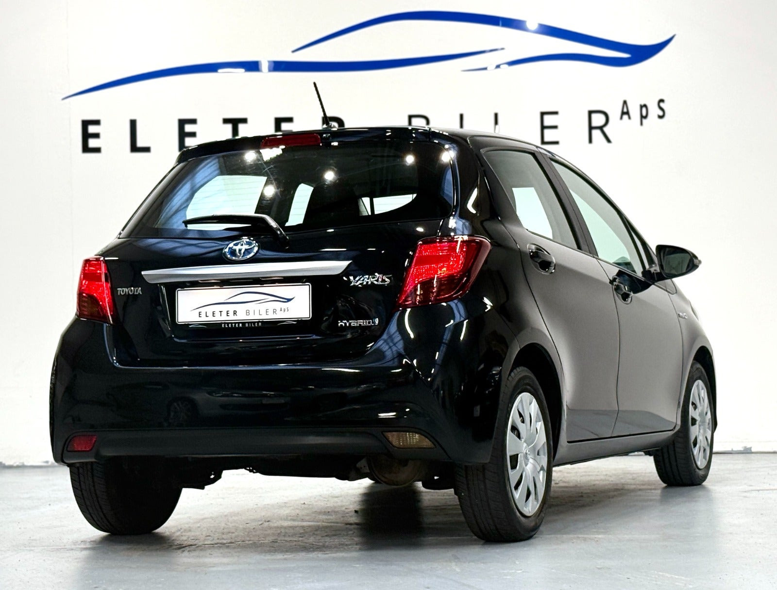 Sort Toyota Yaris fra 2015