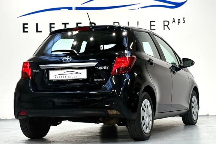 Sort Toyota Yaris fra 2015