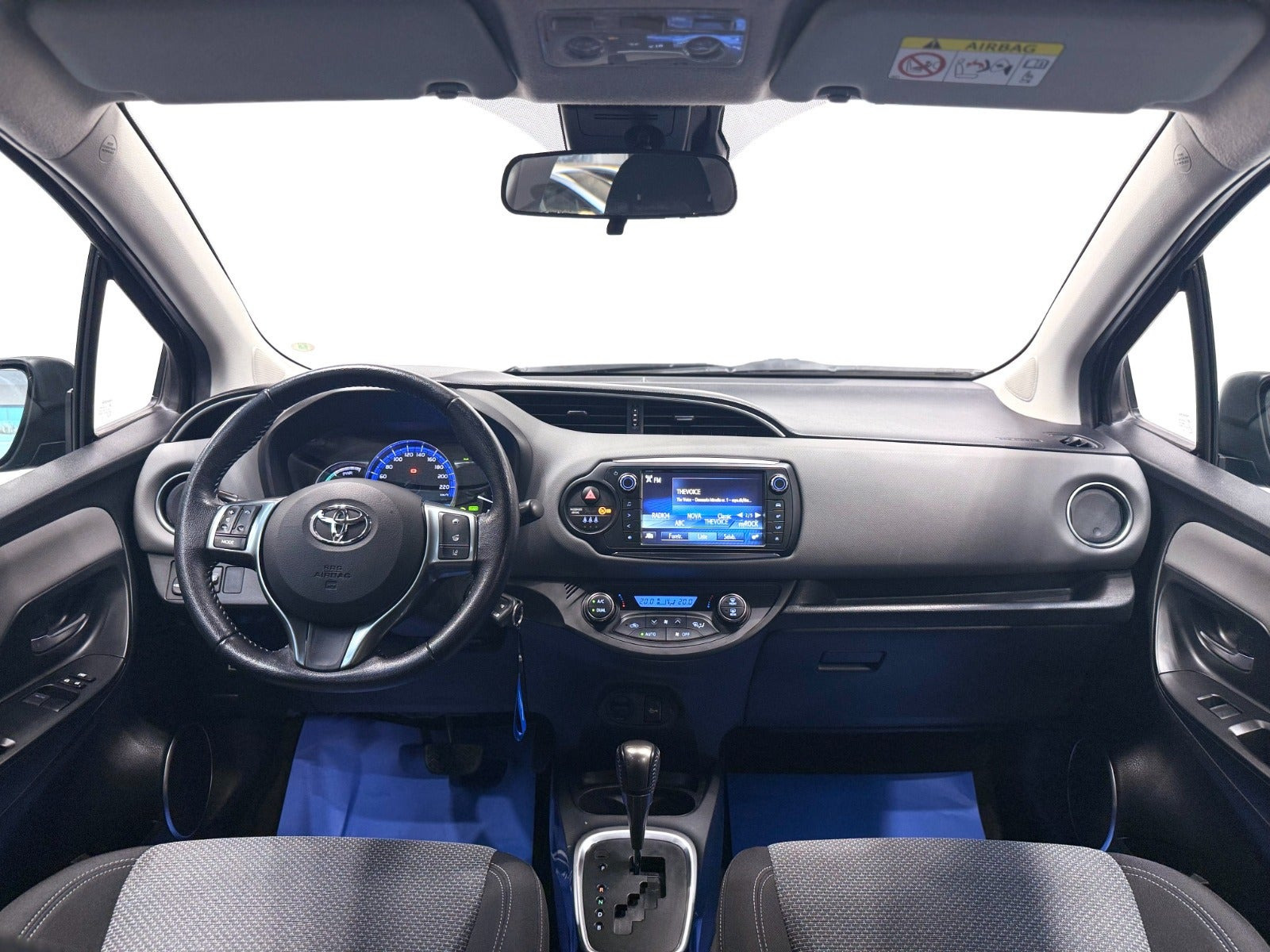 Sort Toyota Yaris fra 2015