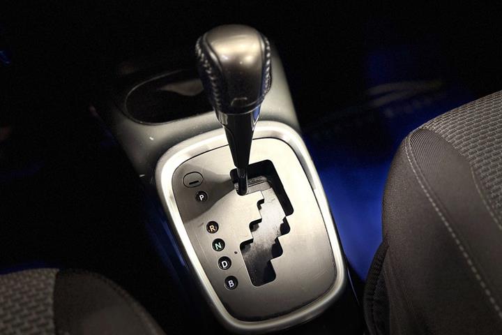 Sort Toyota Yaris fra 2015