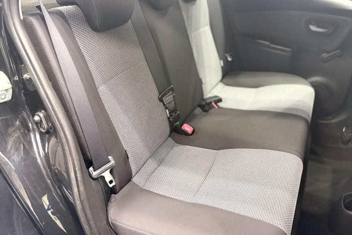Sort Toyota Yaris fra 2015
