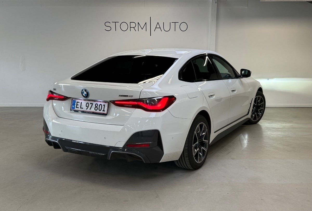 Hvid BMW i4 fra 2022