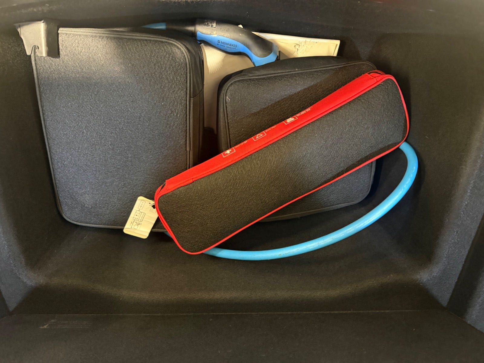 Blå Tesla Model 3 fra 2020