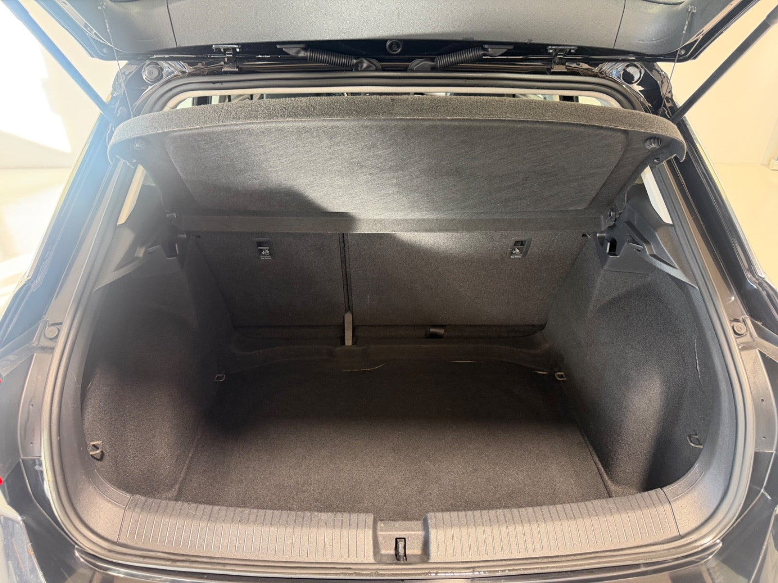 Sort VW T-Roc fra 2018