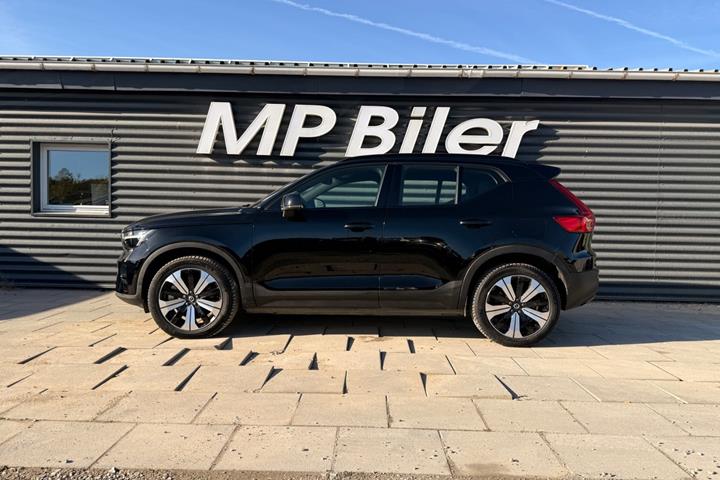 Sort Volvo XC40 fra 2023