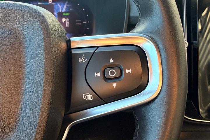 Sort Volvo XC40 fra 2023