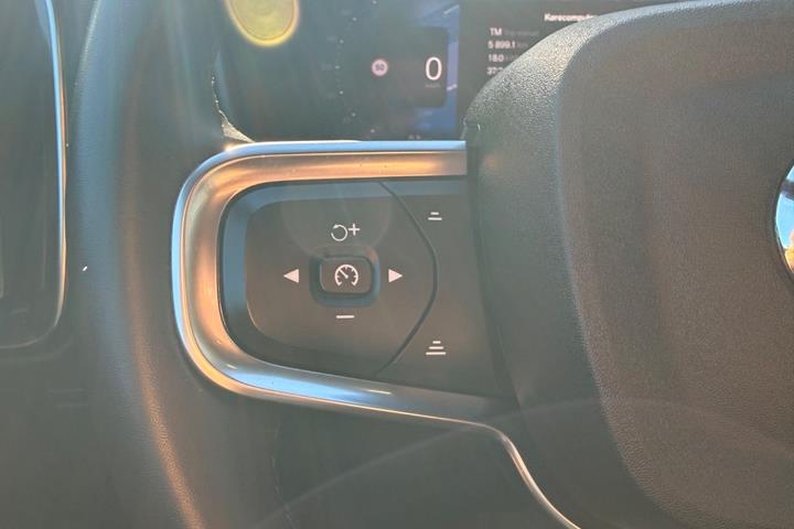 Sort Volvo XC40 fra 2023