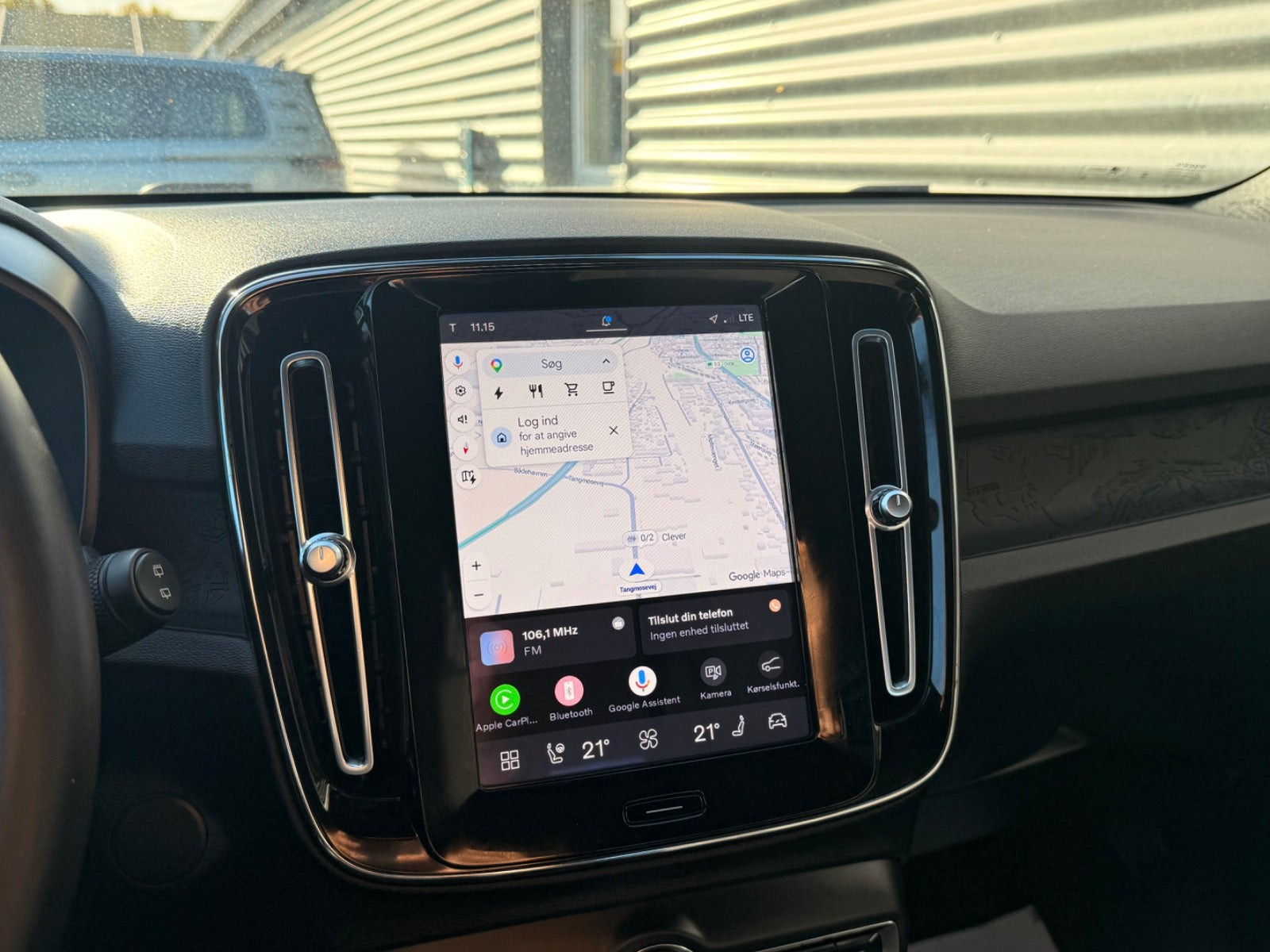 Sort Volvo XC40 fra 2023