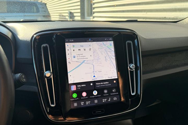 Sort Volvo XC40 fra 2023