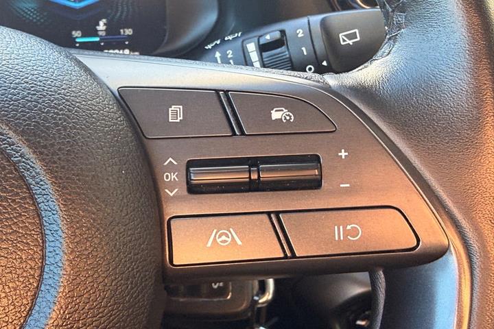 Sølv Hyundai Bayon fra 2023
