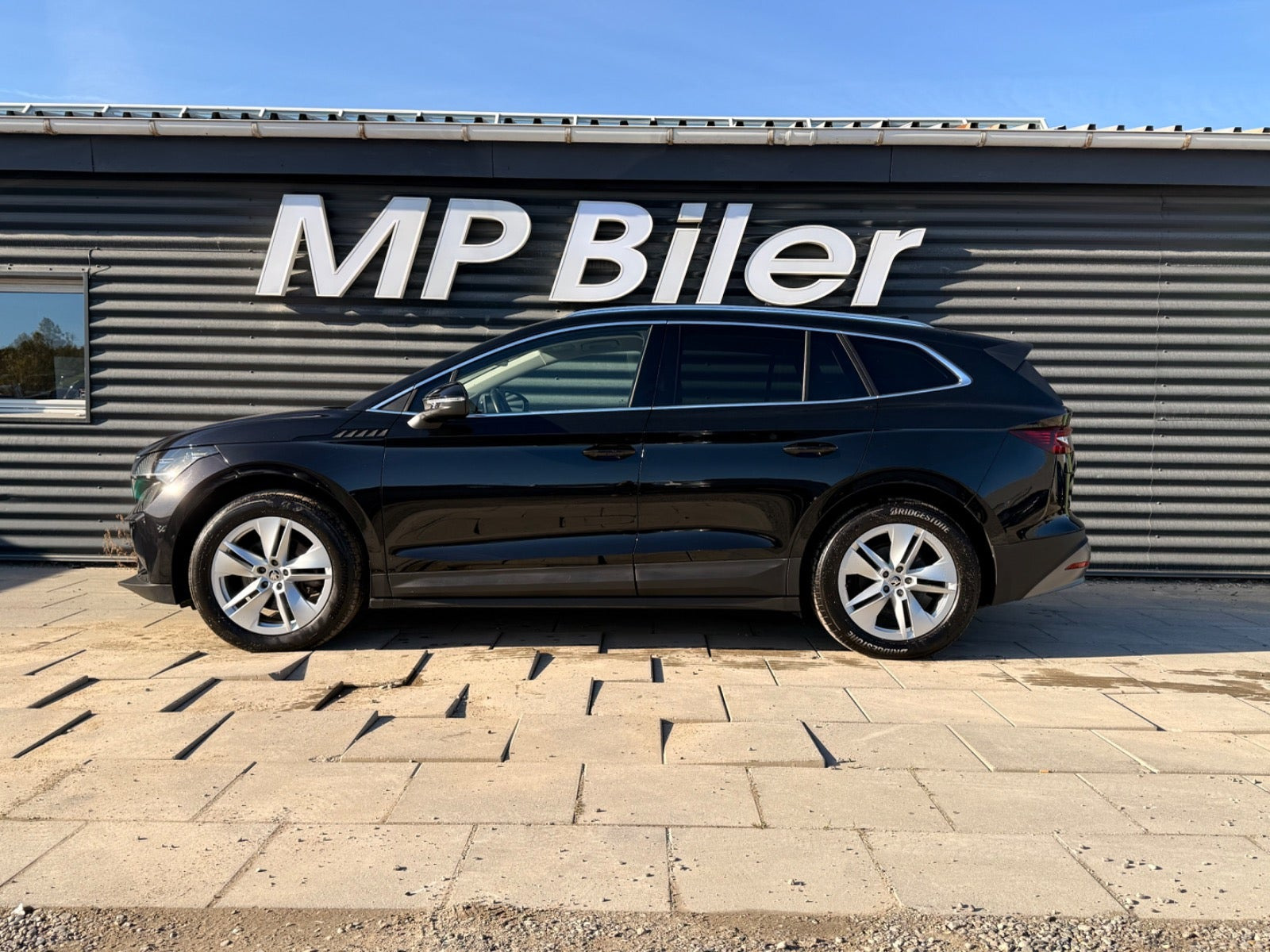 Sort Skoda Enyaq fra 2024